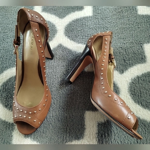 Coach "Billie" Studded Peep Toe Heel 👠in Walnut - Picture 11 of 13
